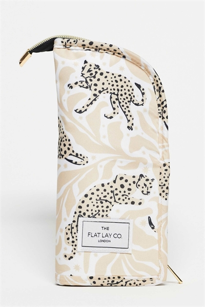 The Flat Lay Co. X ASOS: эксклюзивный вертикальный чехол для косметических кистей артикул 133774614