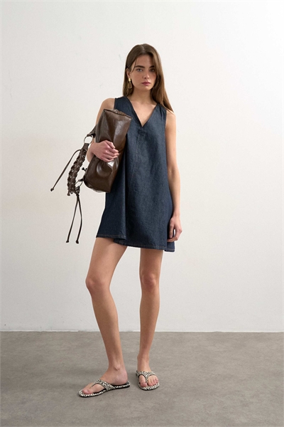 Джинсовое мини-платье с V-образным вырезом, отбеленное индиго артикул 148853943