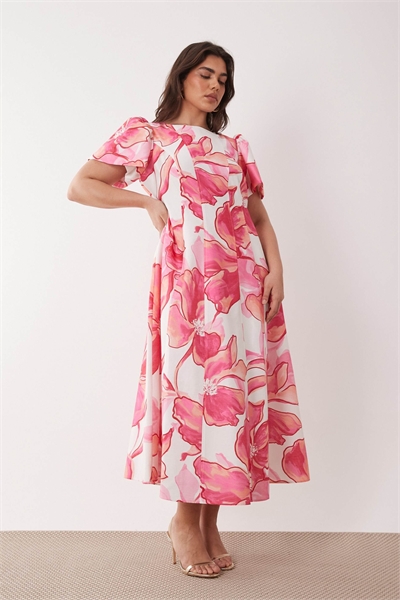 Платье средней длины с рукавами-крылышками артикул 153120563