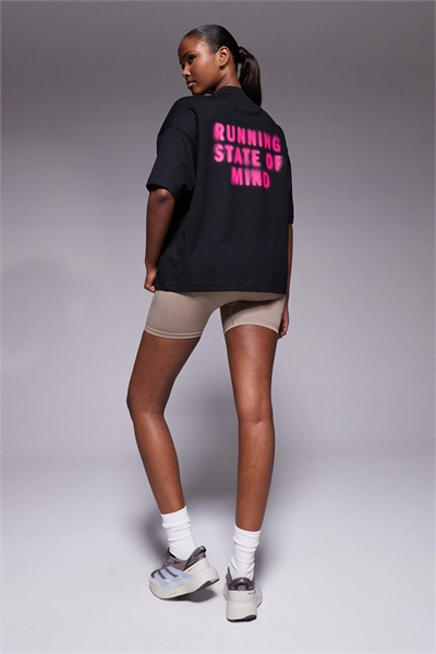 Футболка Adidas Running Adi365 с принтом на спине черного и розового цвета артикул 150043872