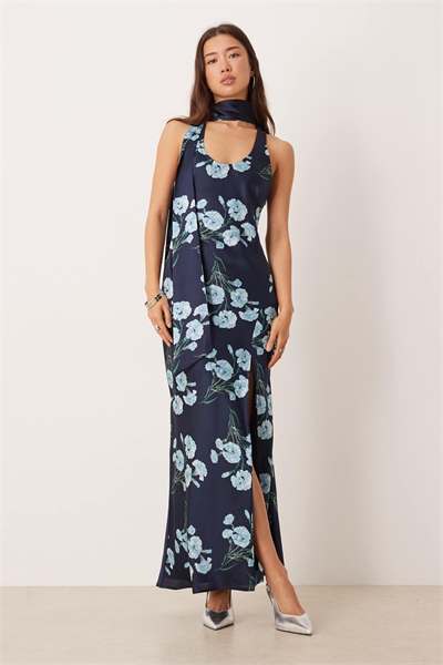 Макси-платье из атласа без рукавов с элементами в виде шарфа артикул 153082699