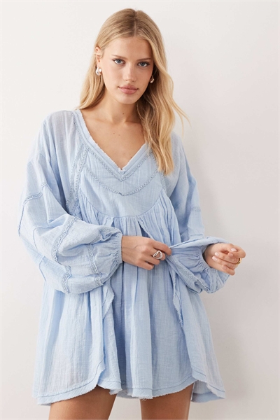 Мини-платье-сарафан с V-образным вырезом и эффектом «потертости» артикул 151702131