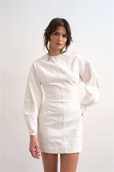 Джинсовое мини-платье с овальными рукавами артикул 155002173