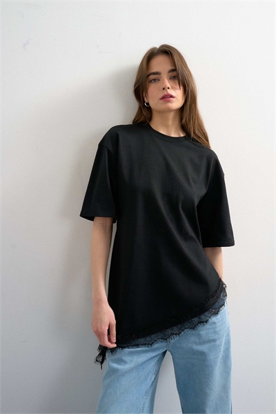 Футболка с зауженной талией и кружевной отделкой, черного цвета артикул 153832256