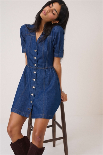Джинсовое мини-платье с короткими рукавами и расклешенным низом синего цвета артикул 153681988