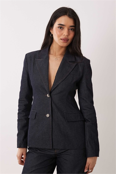 Приталенный блейзер темно-синего цвета артикул 153490058