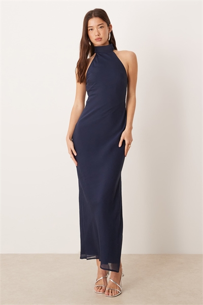 Шифоновое платье средней длины с высоким воротником артикул 151870712