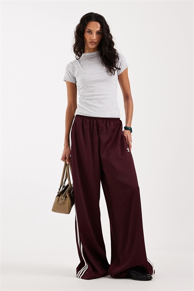 Штаны-тренировочные из атласа с широкими брючинами, бордового и бежевого цветов артикул 149729343