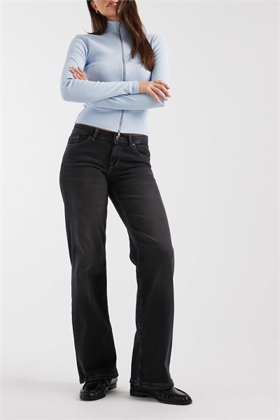 Джинсы Judy с низкой посадкой и широкими брючинами, вымытые, черные артикул 155231836