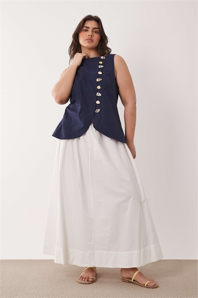 ASOS DESIGN Curve макси-платье-жилет из льна с поплиновой юбкой синего и белого цветов артикул 152461457