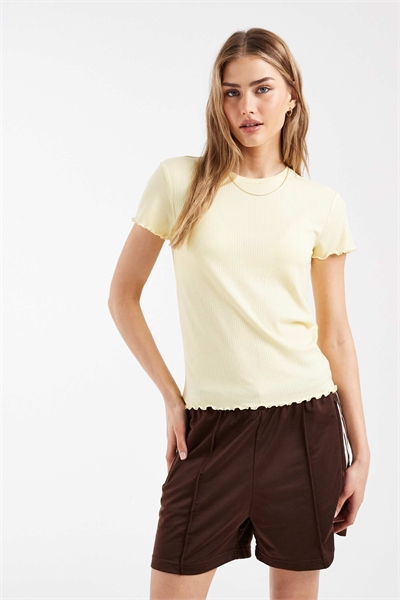 Футболка с каймой из салата маслянисто-желтого цвета артикул 155425925