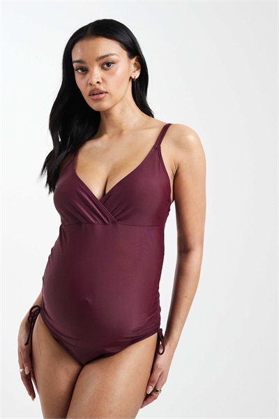 Купальник для беременных Mamalicious с перекрещивающимся вырезом спереди и рюшами по бокам артикул 155003898