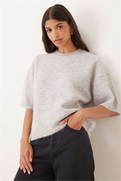 Свободный трикотажный топ с короткими рукавами из шерсти альпаки светло-серого меланжевого цвета артикул 150562605