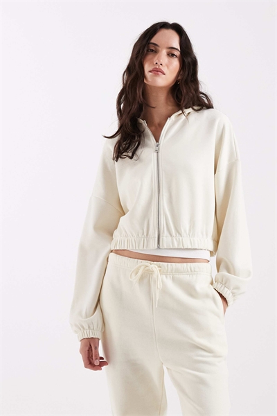 Мягкая укороченная толстовка с капюшоном кремового цвета артикул 152906704