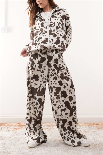 Широкие спортивные брюки из атласа с принтом «корова» артикул 139964311