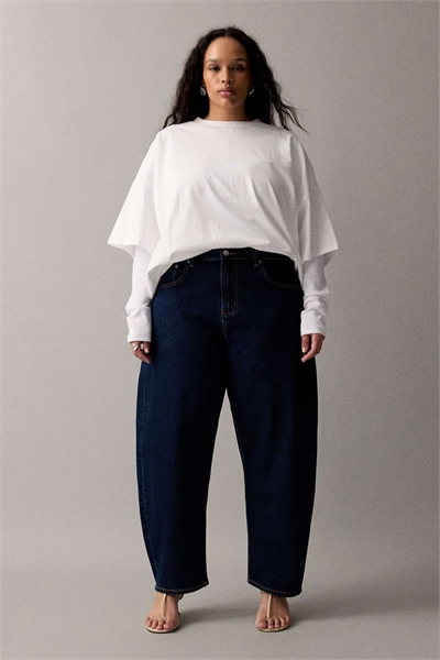 ASOS DESIGN Curve джинсы-скинни с широкими штанинами и насыщенной вымытой отделкой артикул 153668136