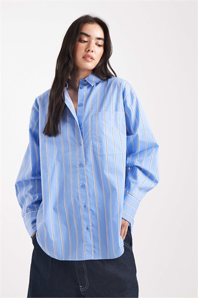 Рубашка свободного кроя артикул 148078633