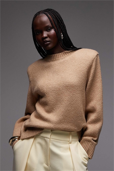 Свитер с вязаными плечевыми накладками артикул 155220273