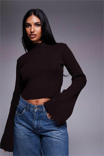 Эксклюзивный джемпер с высоким воротником и расклешенными рукавами артикул 153717001