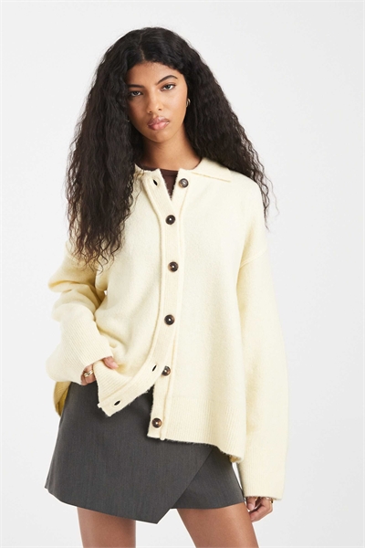 Кардиган с воротником-рукавом из трикотажа и декоративными швами артикул 152901058