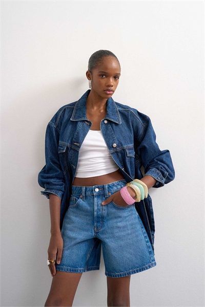 Джинсовые шорты средней длины синего цвета артикул 149616991