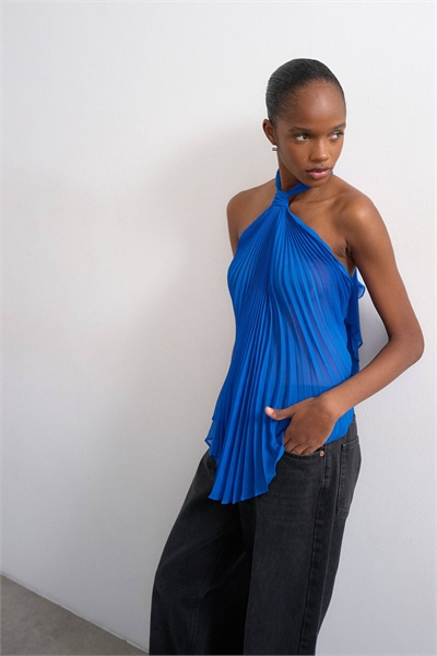 Топ с завязками на шее и плиссированной тканью кобальтового цвета артикул 149625598