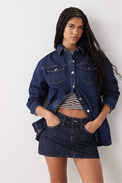 Длиннорукавная легкая джинсовая рубашка с индиговой окраской артикул 150564602