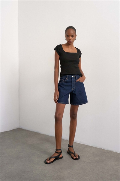 Джинсовые шорты с отбеливанием индиго артикул 149634972