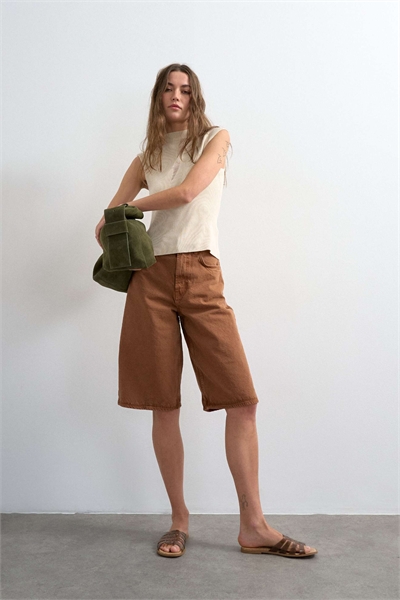 Джинсовые шорты цвета ириса артикул 149633899