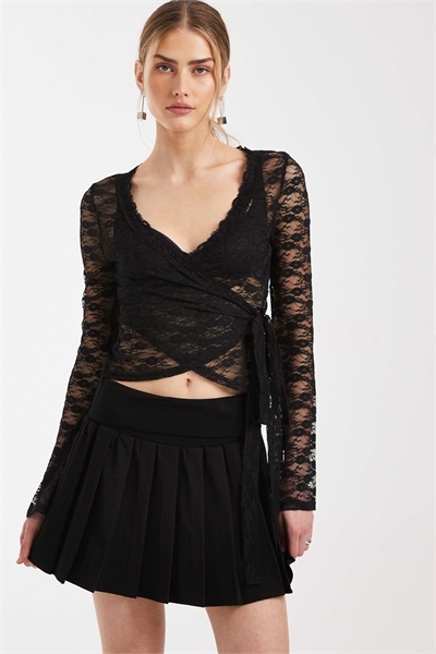Блузка с кружевным верхом и запахом спереди, черная артикул 155708276