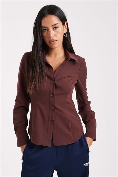 Рубашка с индивидуальным кроем шоколадного цвета артикул 149141275