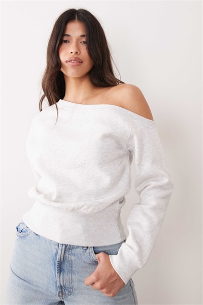 Свитшот свободного кроя с одним плечом артикул 152796094