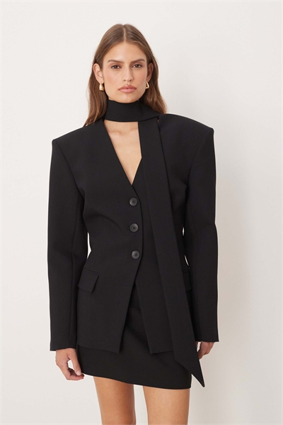 Блейзер с плечевыми накладками и шарфом в комплекте артикул 151666336