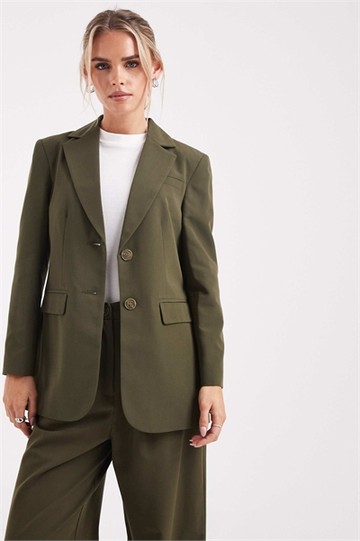 Блейзер с затянутой талией артикул 148069337