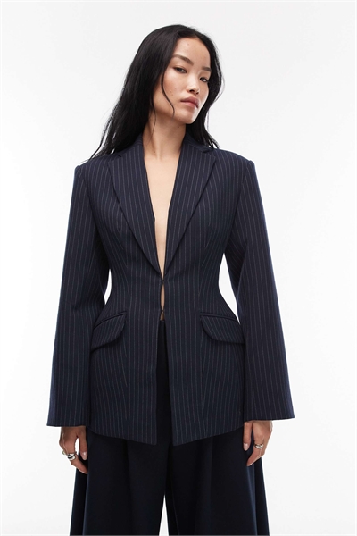 Идеальный костюм с блейзером с вырезанной линией артикул 149052491