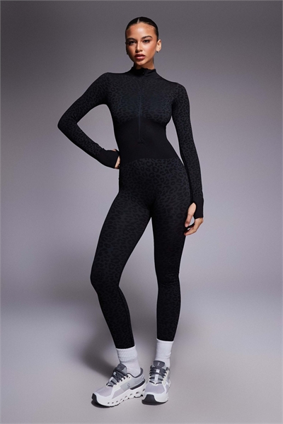 Бесшовный комбинезон с термоизоляцией артикул 152591586