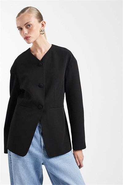 Блейзер без воротника черного цвета артикул 150936653