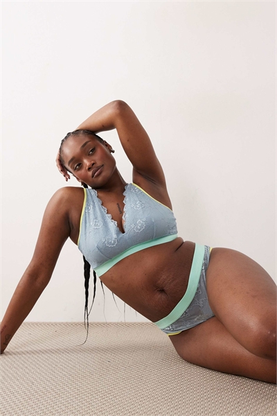 Трусики Trilogy с кружевом и средней посадкой артикул 153724379