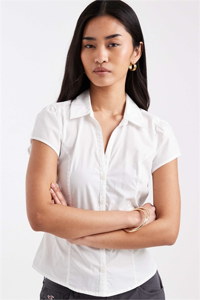 Рубашка с коротким рукавом и бантиком на поясе артикул 155541529