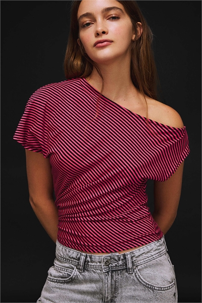 Футболка с коротким рукавом и асимметричным принтом артикул 156152624