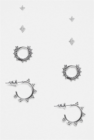 Набор из 4 пар сережек-гвоздиков с цветочными и филигранными мотивами артикул 153725354