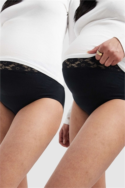 Mamalicious Maternity: комплект из 2 пар трусиков с корректирующим эффектом и кружевной отделкой артикул 152700668