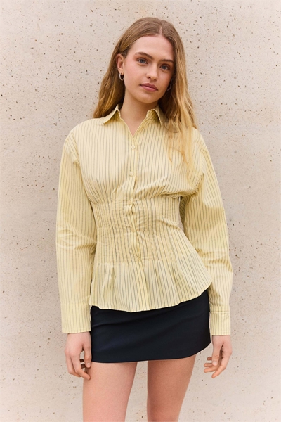 Рубашка приталенного кроя с вытачками артикул 156110583