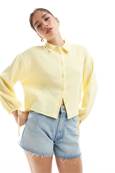 Рубашка из хлопчатобумажной ткани с текстурной отделкой и укороченным кроем артикул 140053189