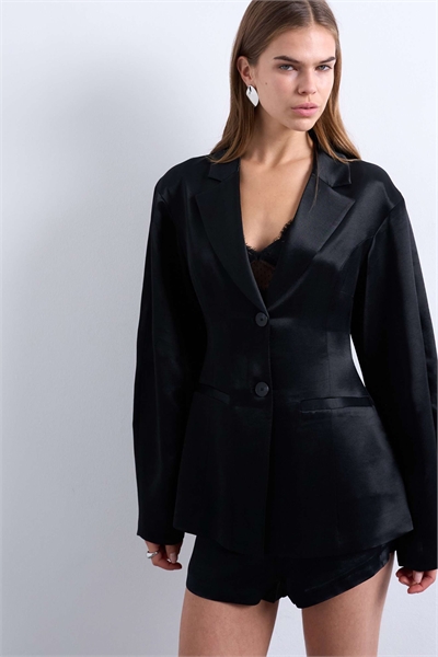 Блейзер с атласным поясом артикул 150529990