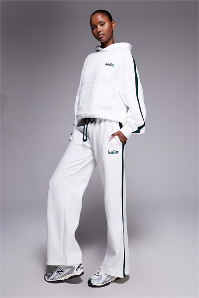 Джоггеры с широкими брючинами и боковой полосой co-ord артикул 152796122