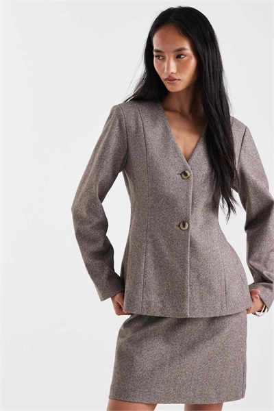 Блейзер с зауженной талией и фактурной отделкой co-ord артикул 152631379