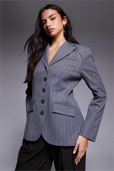 Блейзер в тонкую полоску артикул 151671607