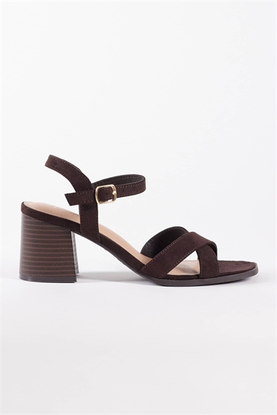 Сандалии с перекрещивающимися ремешками и каблуком-блок артикул 155472604