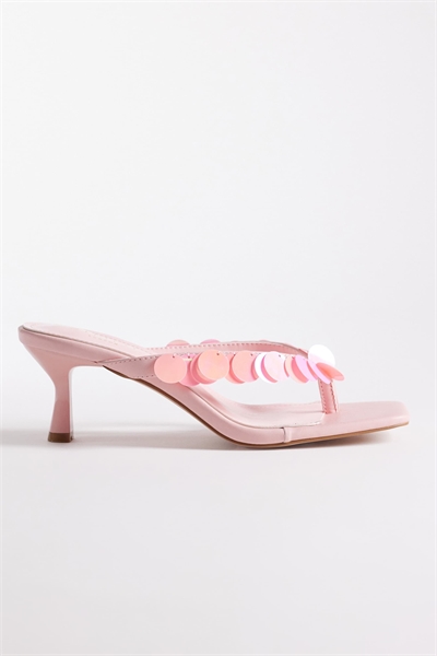 Сандалии Simmi London Dixy на низком каблуке с открытым носком и паромчиком, украшенные пайетками артикул 154231254